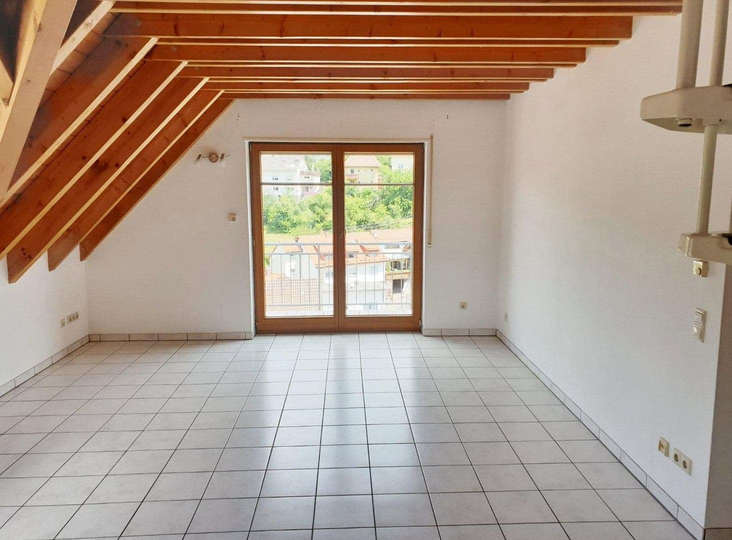 Pronájem bytu 3+1 80 m², Schriesheim, Bádensko-Württembersko Pronájem bytu 3+1 80 m², Schriesheim, Bádensko-Württembersko