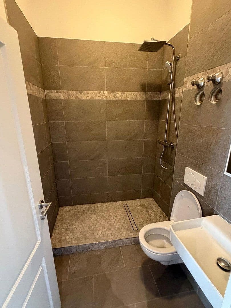 Pronájem bytu 2+1 42 m², Kaiserstraße 4a, Rüdesheim am Rhein, Hessen Pronájem bytu 2+1 42 m², Kaiserstraße 4a, Rüdesheim am Rhein, Hessen