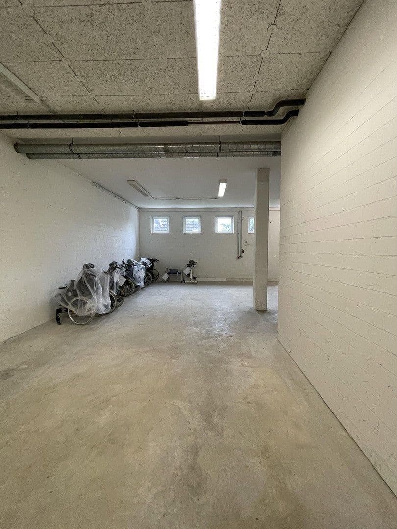 Pronájem nebytového prostoru 314 m², Osterholzer Heerstraße 125-127, Bremen, Bremen Pronájem nebytového prostoru 314 m², Osterholzer Heerstraße 125-127, Bremen, Bremen