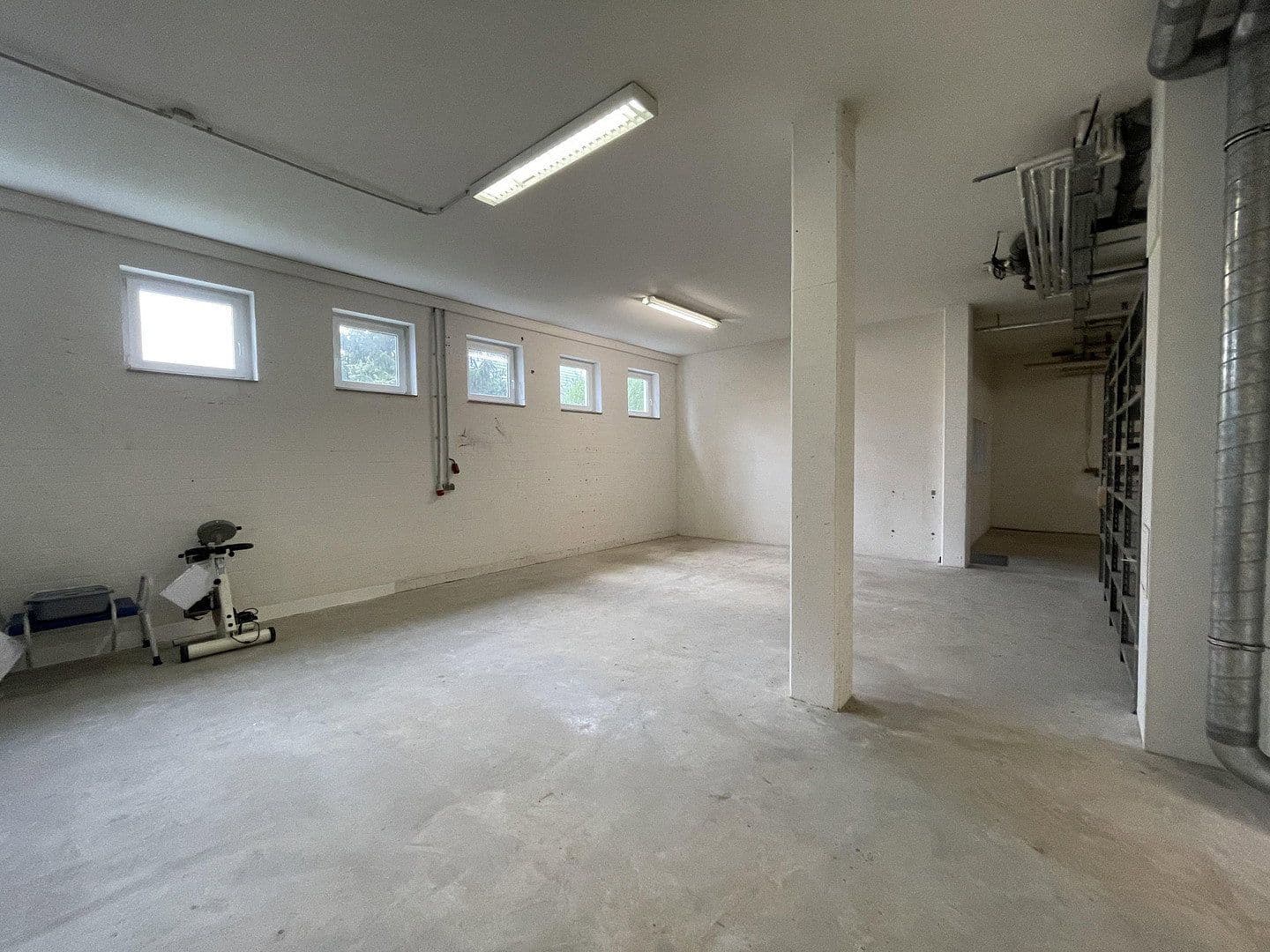 Pronájem nebytového prostoru 314 m², Osterholzer Heerstraße 125-127, Bremen, Bremen Pronájem nebytového prostoru 314 m², Osterholzer Heerstraße 125-127, Bremen, Bremen