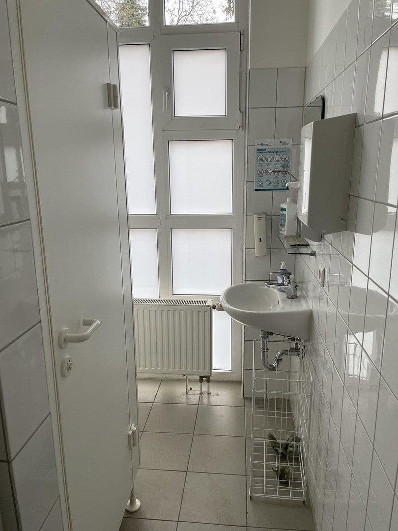 Pronájem nebytového prostoru 314 m², Osterholzer Heerstraße 125-127, Bremen, Bremen Pronájem nebytového prostoru 314 m², Osterholzer Heerstraße 125-127, Bremen, Bremen