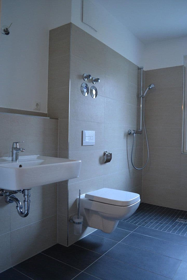 Pronájem bytu 1+1 44 m², Trautenauer Str. 13, Berlin, Berlín Pronájem bytu 1+1 44 m², Trautenauer Str. 13, Berlin, Berlín