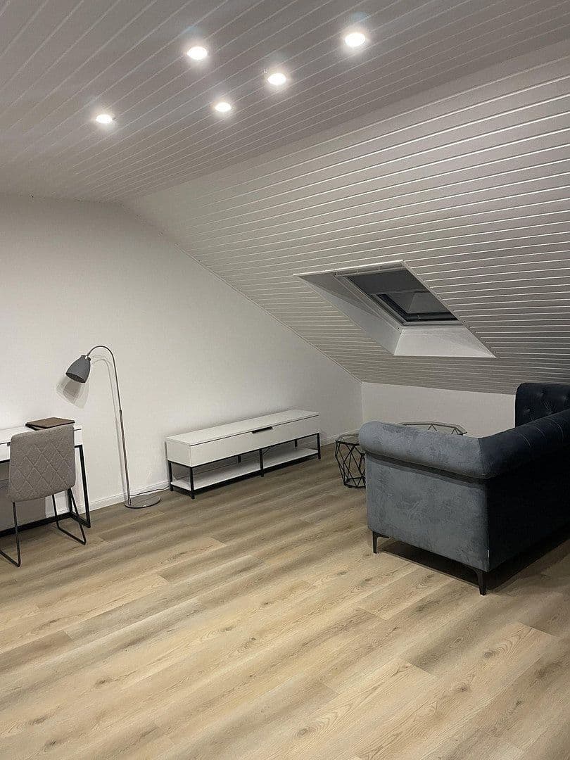 Pronájem bytu 2+1 47 m², Fischerstraße 50, Mannheim, Bádensko-Württembersko Pronájem bytu 2+1 47 m², Fischerstraße 50, Mannheim, Bádensko-Württembersko