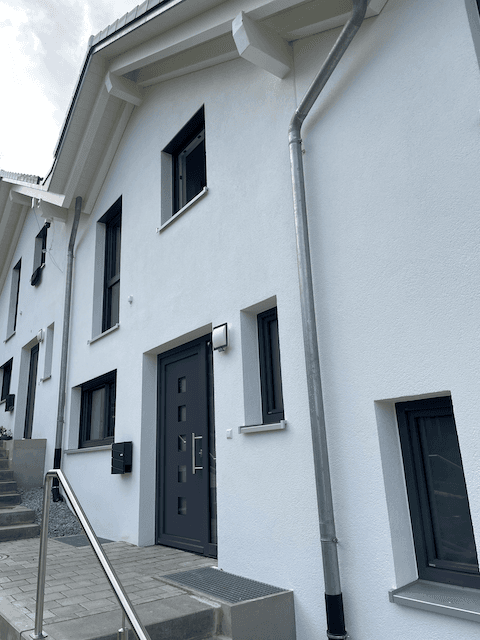 Prodej domu 160 m², pozemek 180 m², Wehratalstrasse 31c, Wehr, Bádensko-Württembersko Prodej domu 160 m², pozemek 180 m², Wehratalstrasse 31c, Wehr, Bádensko-Württembersko