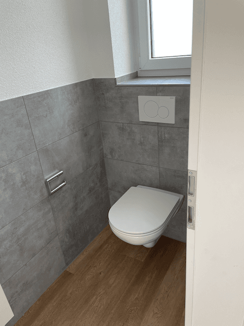 Prodej domu 160 m², pozemek 180 m², Wehratalstrasse 31c, Wehr, Bádensko-Württembersko Prodej domu 160 m², pozemek 180 m², Wehratalstrasse 31c, Wehr, Bádensko-Württembersko