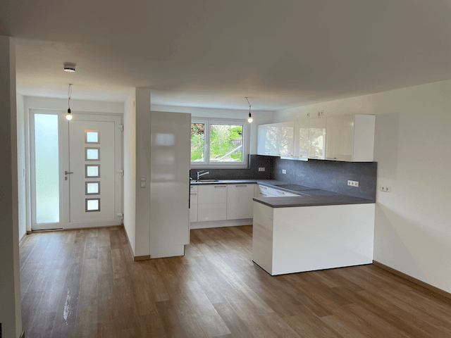 Prodej domu 160 m², pozemek 180 m², Wehratalstrasse 31c, Wehr, Bádensko-Württembersko Prodej domu 160 m², pozemek 180 m², Wehratalstrasse 31c, Wehr, Bádensko-Württembersko