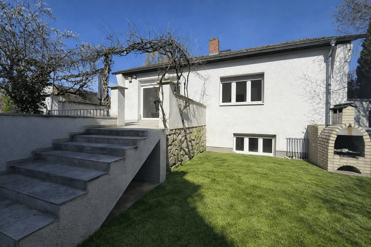 Pronájem domu 120 m², pozemek 400 m², Berlin, Berlín Pronájem domu 120 m², pozemek 400 m², Berlin, Berlín