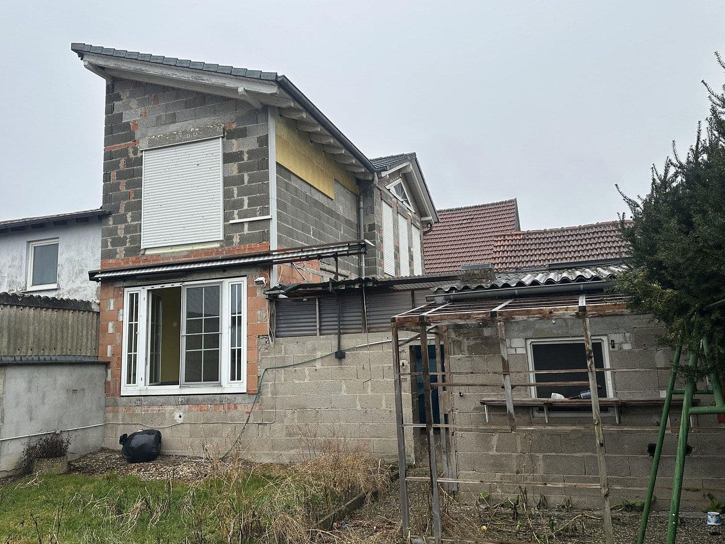 Prodej domu 204 m², pozemek 563 m², Friedenstraße 19, Kronau, Bádensko-Württembersko Prodej domu 204 m², pozemek 563 m², Friedenstraße 19, Kronau, Bádensko-Württembersko