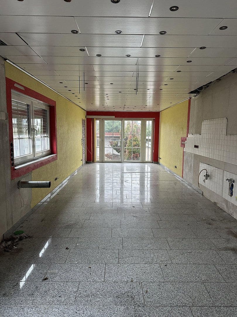 Prodej domu 204 m², pozemek 563 m², Friedenstraße 19, Kronau, Bádensko-Württembersko Prodej domu 204 m², pozemek 563 m², Friedenstraße 19, Kronau, Bádensko-Württembersko