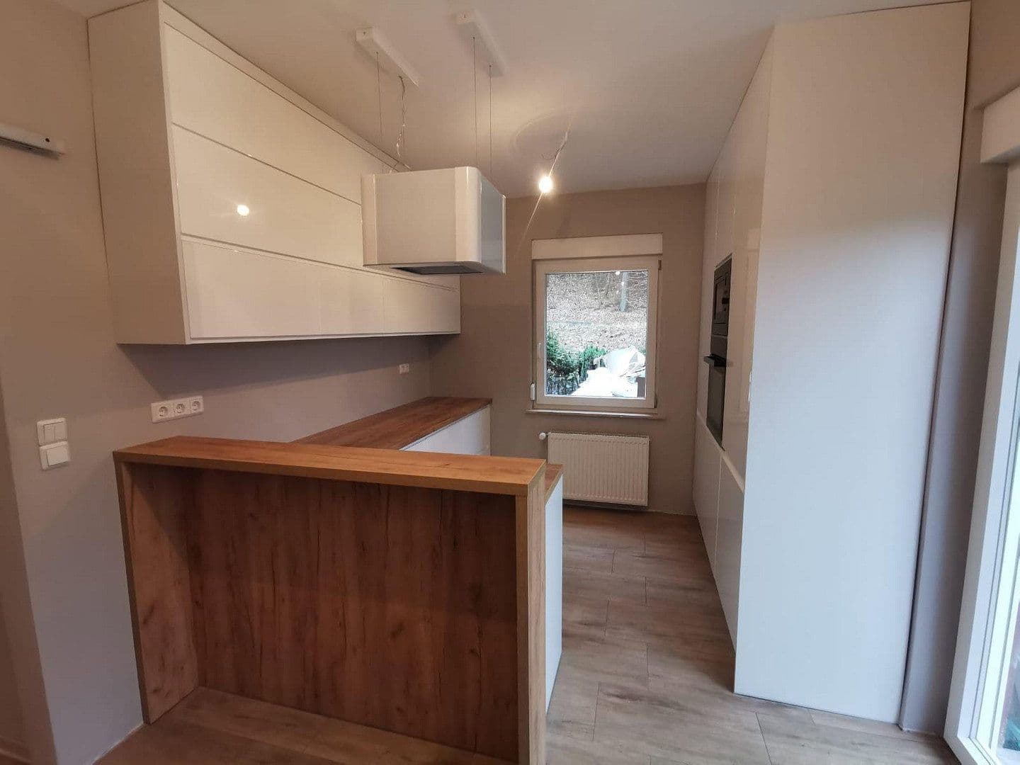Prodej domu 103 m², pozemek 360 m², Siegen, Severní Porýní-Vestfálsko Prodej domu 103 m², pozemek 360 m², Siegen, Severní Porýní-Vestfálsko