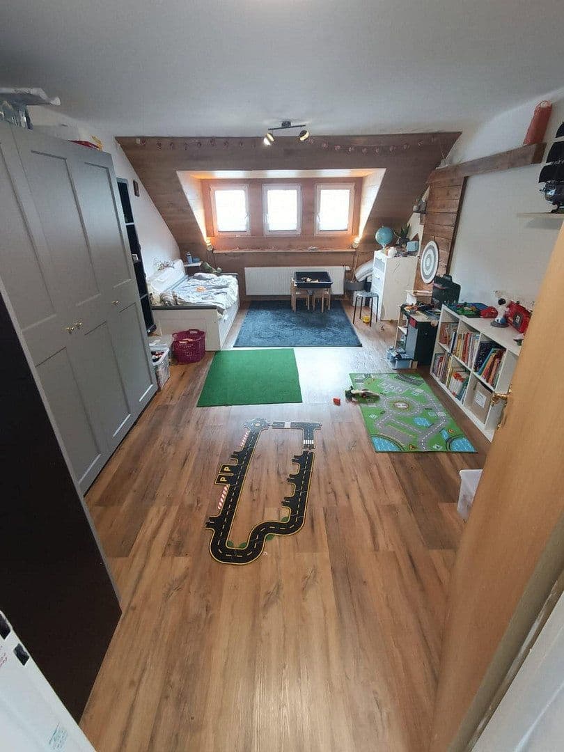 Prodej domu 103 m², pozemek 360 m², Siegen, Severní Porýní-Vestfálsko Prodej domu 103 m², pozemek 360 m², Siegen, Severní Porýní-Vestfálsko