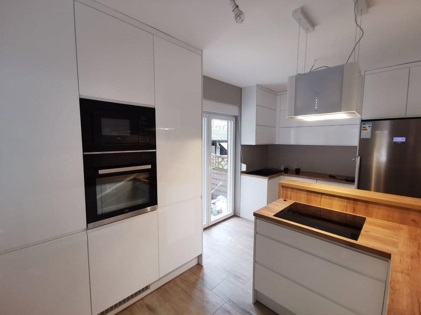 Prodej domu 103 m², pozemek 360 m², Siegen, Severní Porýní-Vestfálsko Prodej domu 103 m², pozemek 360 m², Siegen, Severní Porýní-Vestfálsko