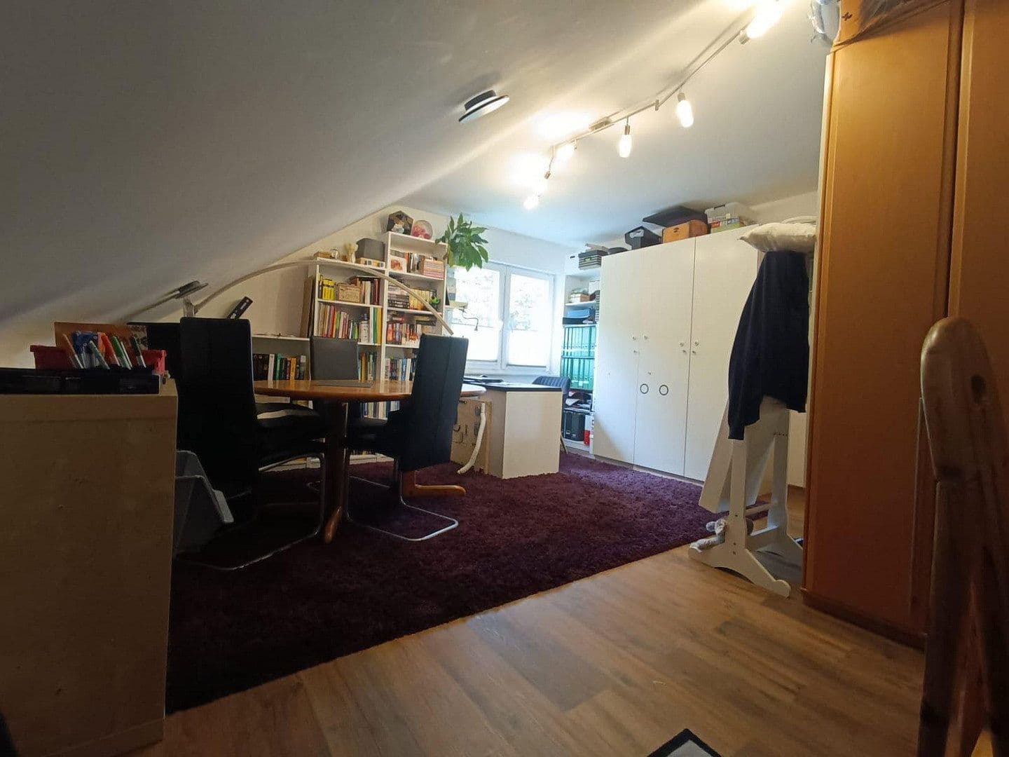 Prodej domu 103 m², pozemek 360 m², Siegen, Severní Porýní-Vestfálsko Prodej domu 103 m², pozemek 360 m², Siegen, Severní Porýní-Vestfálsko