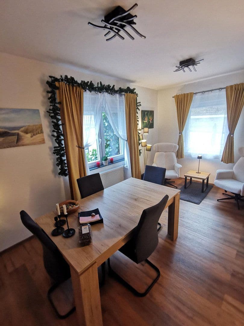 Prodej domu 103 m², pozemek 360 m², Siegen, Severní Porýní-Vestfálsko Prodej domu 103 m², pozemek 360 m², Siegen, Severní Porýní-Vestfálsko