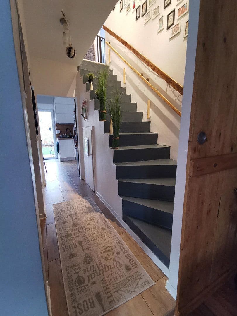 Prodej domu 103 m², pozemek 360 m², Siegen, Severní Porýní-Vestfálsko Prodej domu 103 m², pozemek 360 m², Siegen, Severní Porýní-Vestfálsko