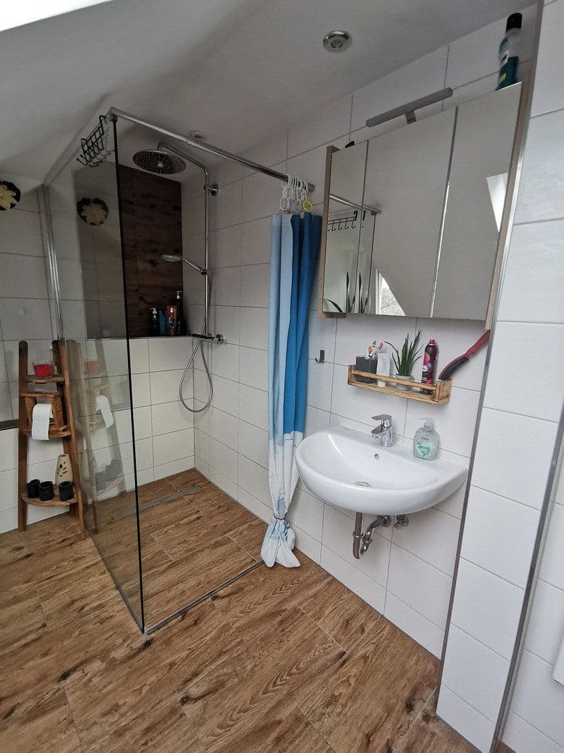Prodej domu 103 m², pozemek 360 m², Siegen, Severní Porýní-Vestfálsko Prodej domu 103 m², pozemek 360 m², Siegen, Severní Porýní-Vestfálsko