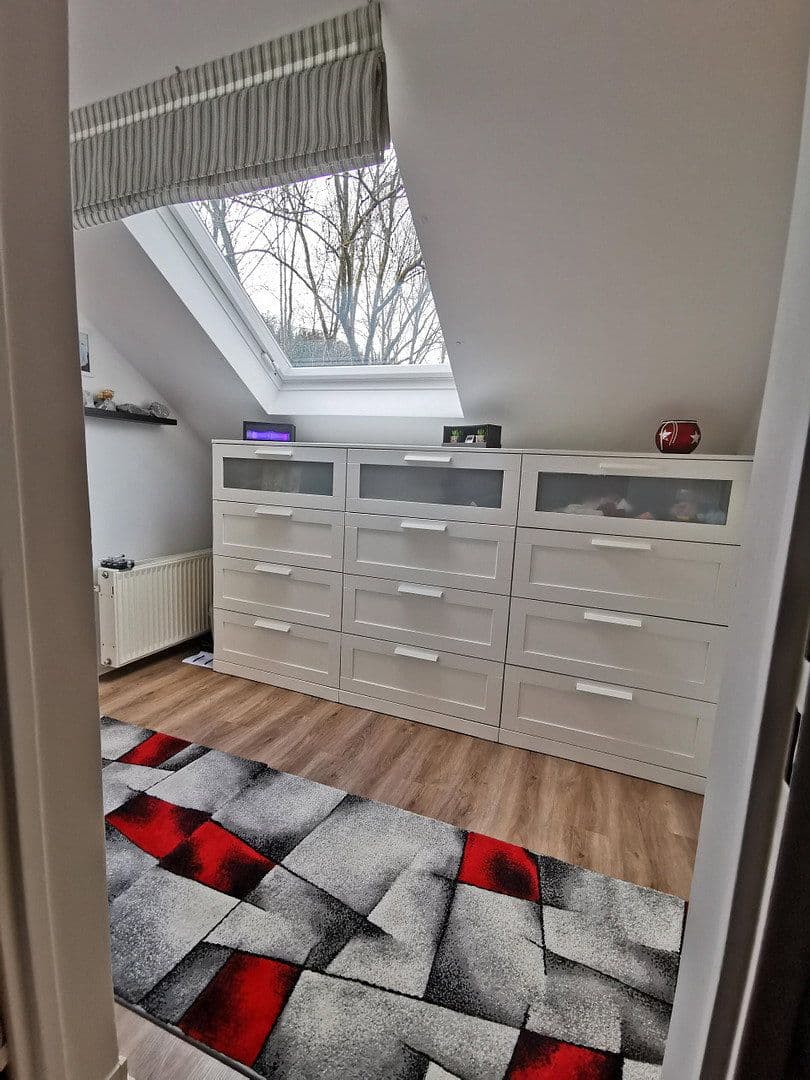 Prodej domu 103 m², pozemek 360 m², Siegen, Severní Porýní-Vestfálsko Prodej domu 103 m², pozemek 360 m², Siegen, Severní Porýní-Vestfálsko