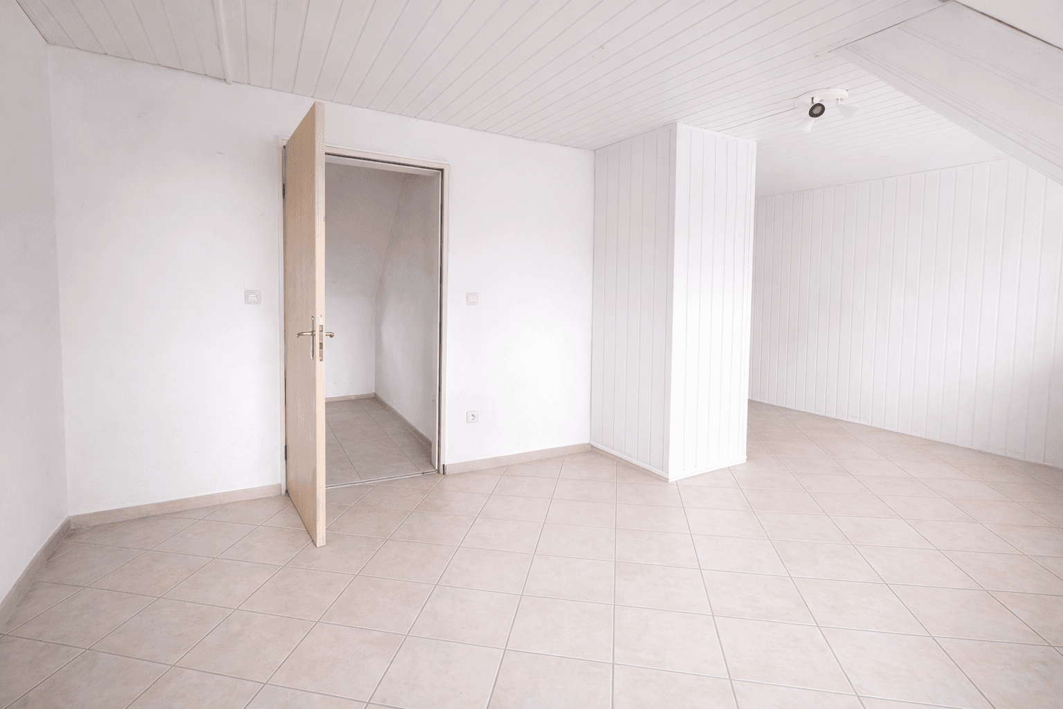 Prodej domu 132 m², pozemek 180 m², München-Ramersdorf, Bavorsko Prodej domu 132 m², pozemek 180 m², München-Ramersdorf, Bavorsko