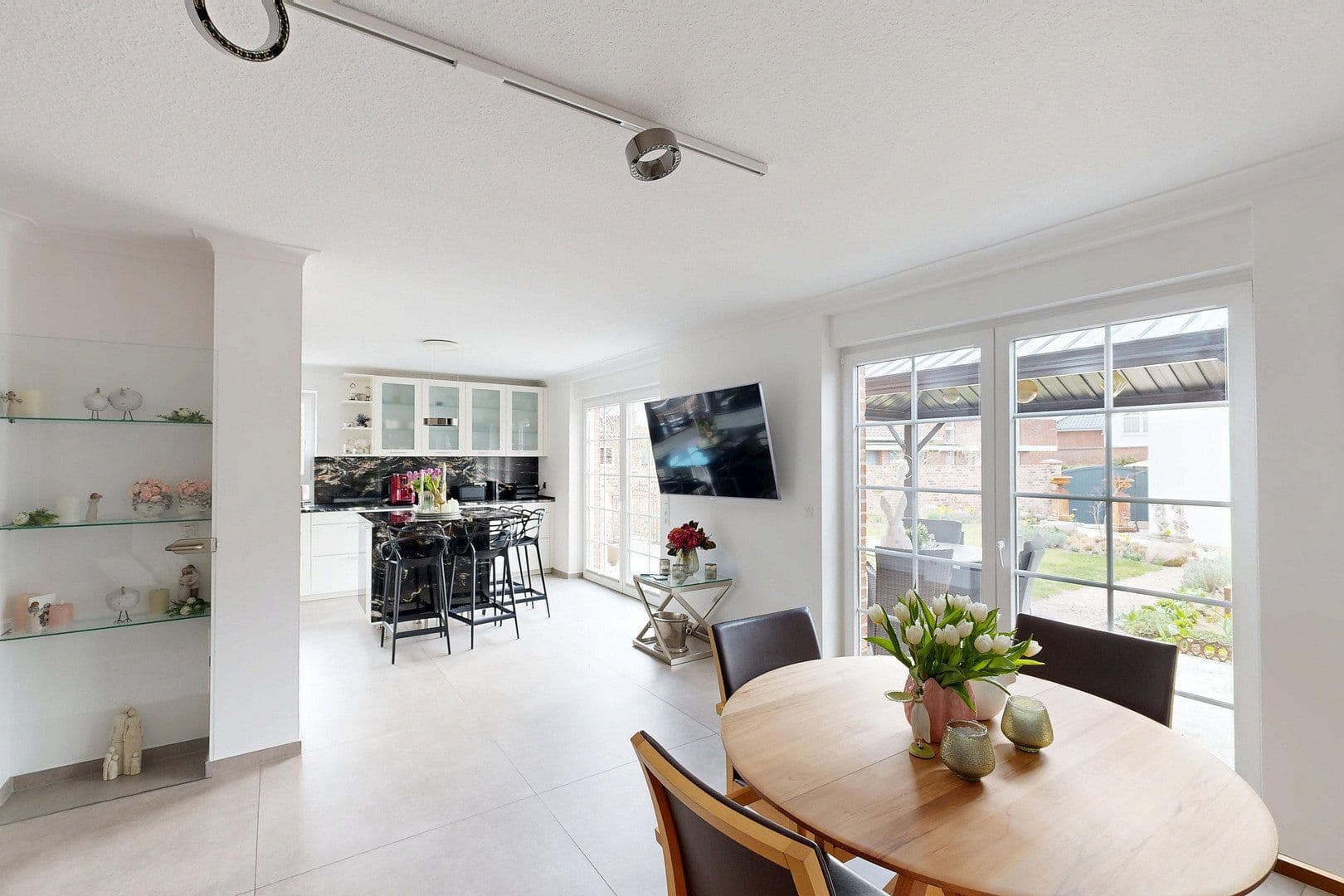 Prodej domu 124 m², pozemek 350 m², Lüneburg, Dolní Sasko Prodej domu 124 m², pozemek 350 m², Lüneburg, Dolní Sasko