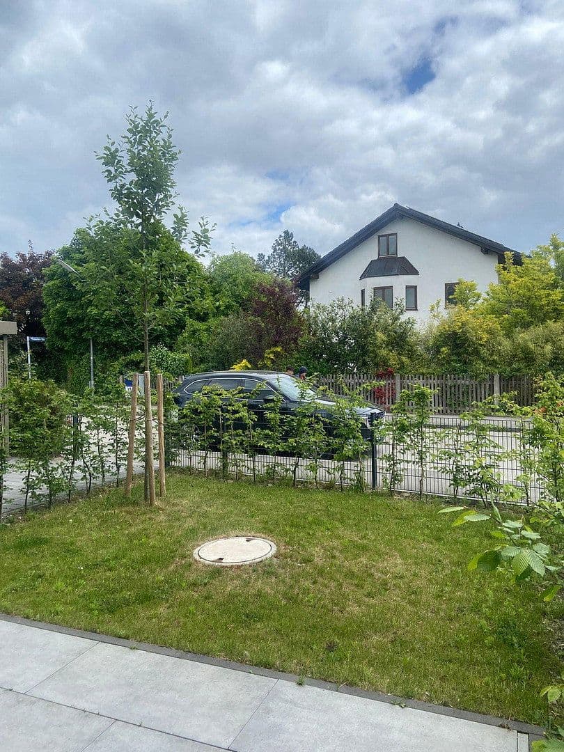 Pronájem bytu 2+1 65 m², Marienburgerstr 53a, München, Bavorsko Pronájem bytu 2+1 65 m², Marienburgerstr 53a, München, Bavorsko