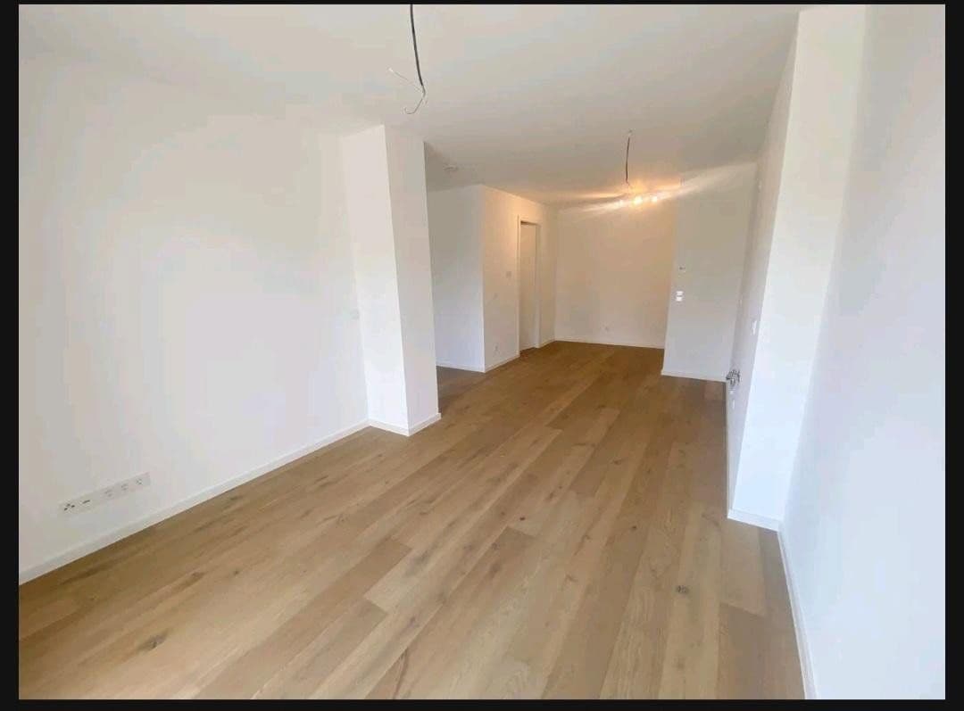 Pronájem bytu 2+1 65 m², Marienburgerstr 53a, München, Bavorsko Pronájem bytu 2+1 65 m², Marienburgerstr 53a, München, Bavorsko