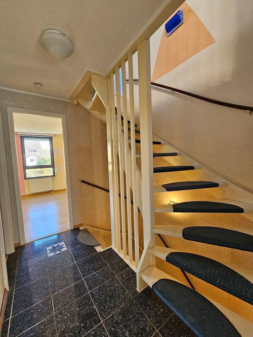 Prodej domu 115 m², pozemek 191 m², Duisburg Wanheim, Severní Porýní-Vestfálsko Prodej domu 115 m², pozemek 191 m², Duisburg Wanheim, Severní Porýní-Vestfálsko