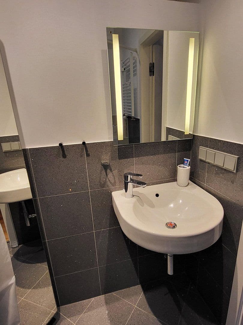 Pronájem bytu 3+1 86 m², Gärtnerweg 7, Frankfurt, Hessen Pronájem bytu 3+1 86 m², Gärtnerweg 7, Frankfurt, Hessen