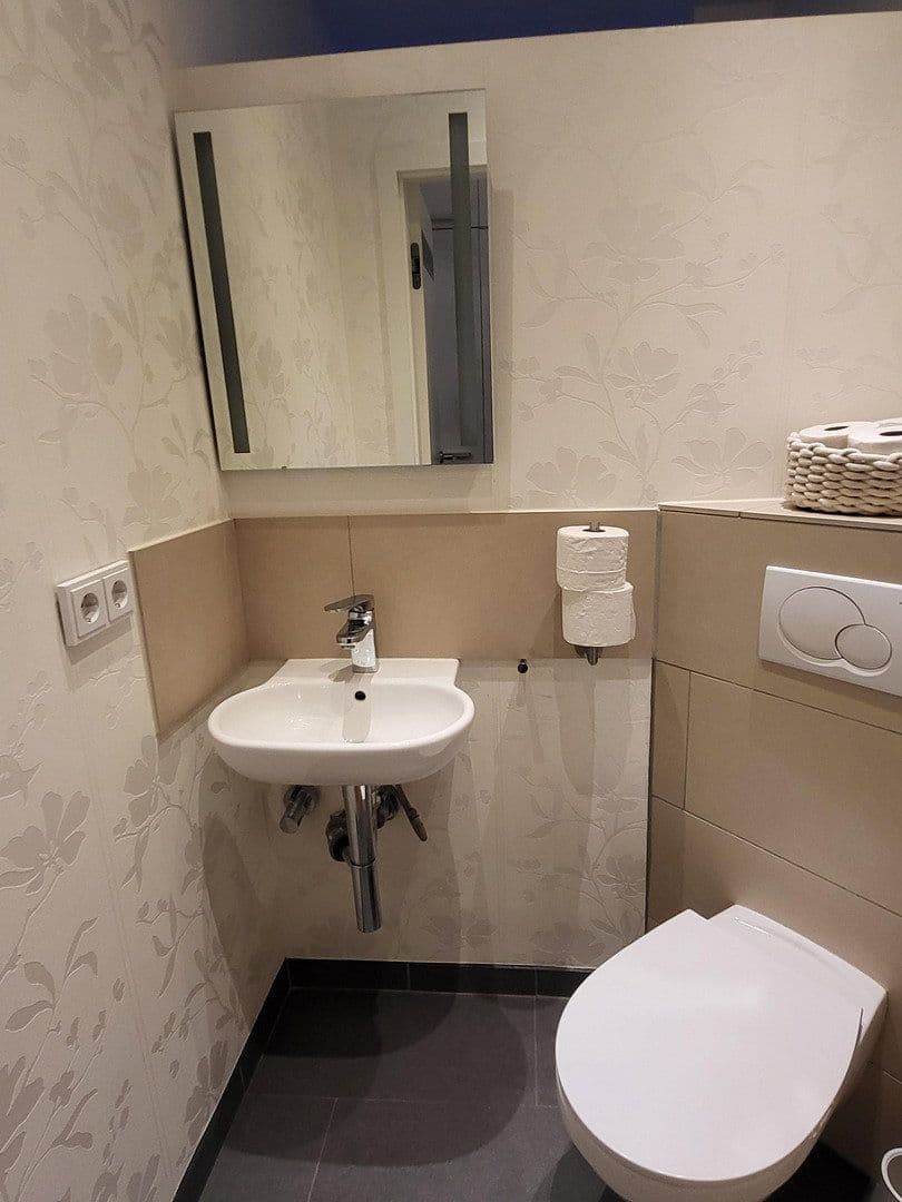 Pronájem bytu 3+1 86 m², Gärtnerweg 7, Frankfurt, Hessen Pronájem bytu 3+1 86 m², Gärtnerweg 7, Frankfurt, Hessen