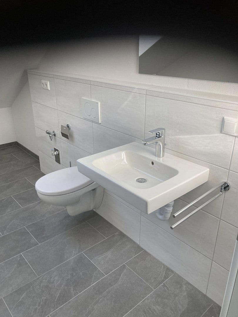 Pronájem domu 160 m², pozemek 450 m², Carlo Schellemannstr 26B, Eggenfelden, Bavorsko Pronájem domu 160 m², pozemek 450 m², Carlo Schellemannstr 26B, Eggenfelden, Bavorsko