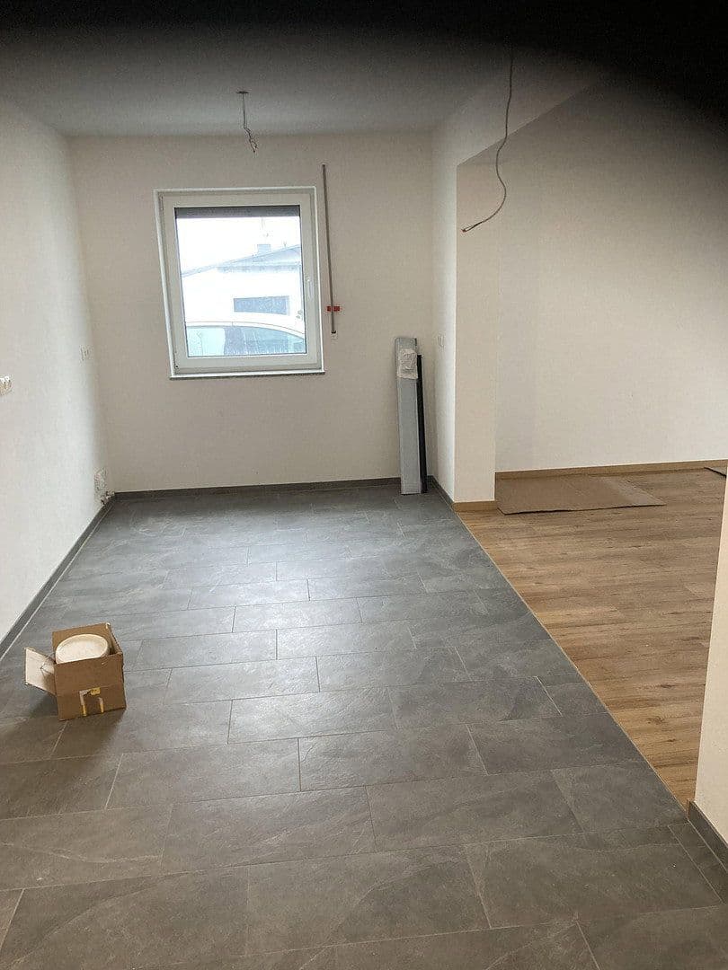 Pronájem domu 160 m², pozemek 450 m², Carlo Schellemannstr 26B, Eggenfelden, Bavorsko Pronájem domu 160 m², pozemek 450 m², Carlo Schellemannstr 26B, Eggenfelden, Bavorsko