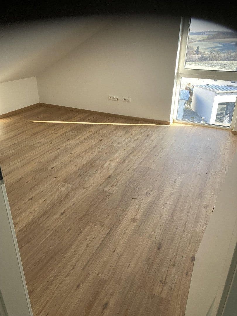 Pronájem domu 160 m², pozemek 450 m², Carlo Schellemannstr 26B, Eggenfelden, Bavorsko Pronájem domu 160 m², pozemek 450 m², Carlo Schellemannstr 26B, Eggenfelden, Bavorsko