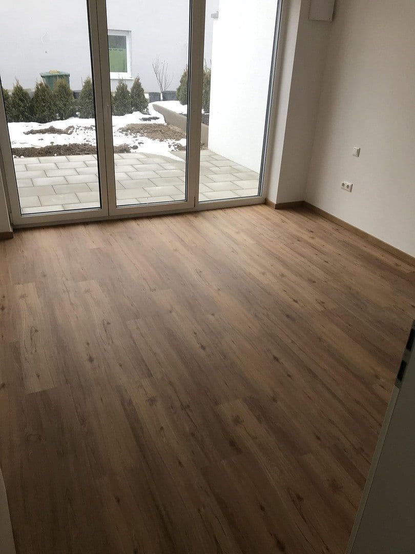 Pronájem domu 160 m², pozemek 450 m², Carlo Schellemannstr 26B, Eggenfelden, Bavorsko Pronájem domu 160 m², pozemek 450 m², Carlo Schellemannstr 26B, Eggenfelden, Bavorsko