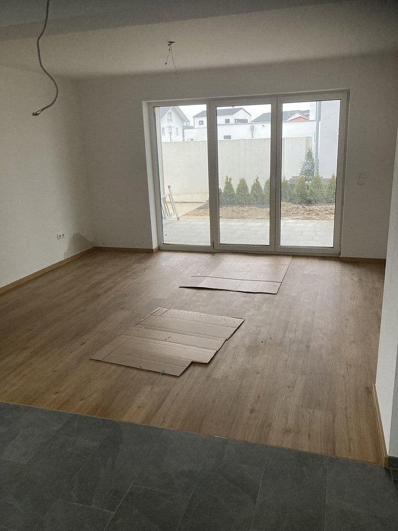 Pronájem domu 160 m², pozemek 450 m², Carlo Schellemannstr 26B, Eggenfelden, Bavorsko Pronájem domu 160 m², pozemek 450 m², Carlo Schellemannstr 26B, Eggenfelden, Bavorsko