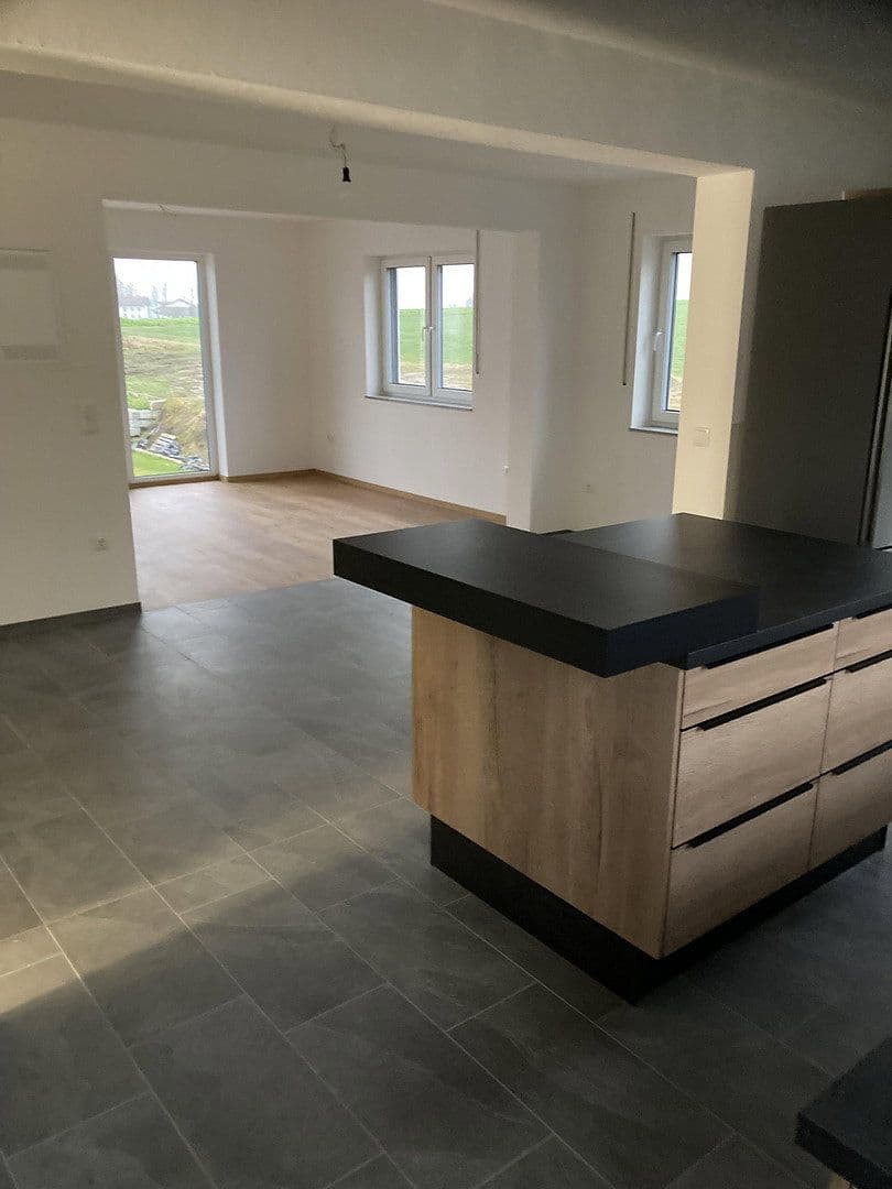 Pronájem domu 160 m², pozemek 450 m², Carlo Schellemannstr 26B, Eggenfelden, Bavorsko Pronájem domu 160 m², pozemek 450 m², Carlo Schellemannstr 26B, Eggenfelden, Bavorsko