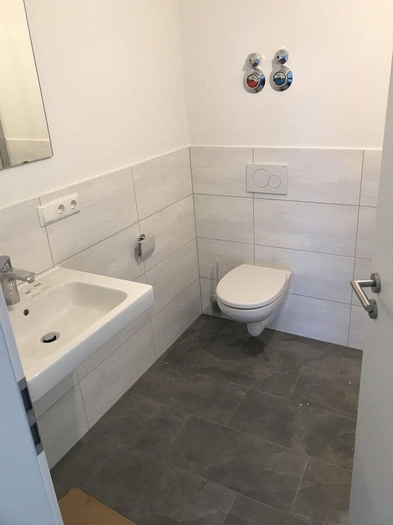 Pronájem domu 160 m², pozemek 450 m², Carlo Schellemannstr 26B, Eggenfelden, Bavorsko Pronájem domu 160 m², pozemek 450 m², Carlo Schellemannstr 26B, Eggenfelden, Bavorsko