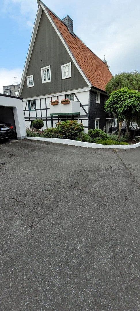 Prodej domu 733 m², pozemek 1.239 m², Wuppertal, Severní Porýní-Vestfálsko Prodej domu 733 m², pozemek 1.239 m², Wuppertal, Severní Porýní-Vestfálsko