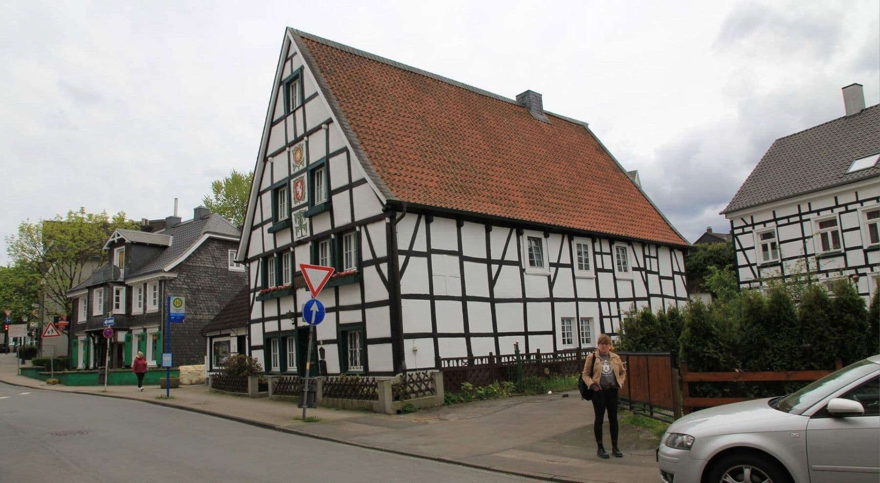 Prodej domu 733 m², pozemek 1.239 m², Wuppertal, Severní Porýní-Vestfálsko Prodej domu 733 m², pozemek 1.239 m², Wuppertal, Severní Porýní-Vestfálsko