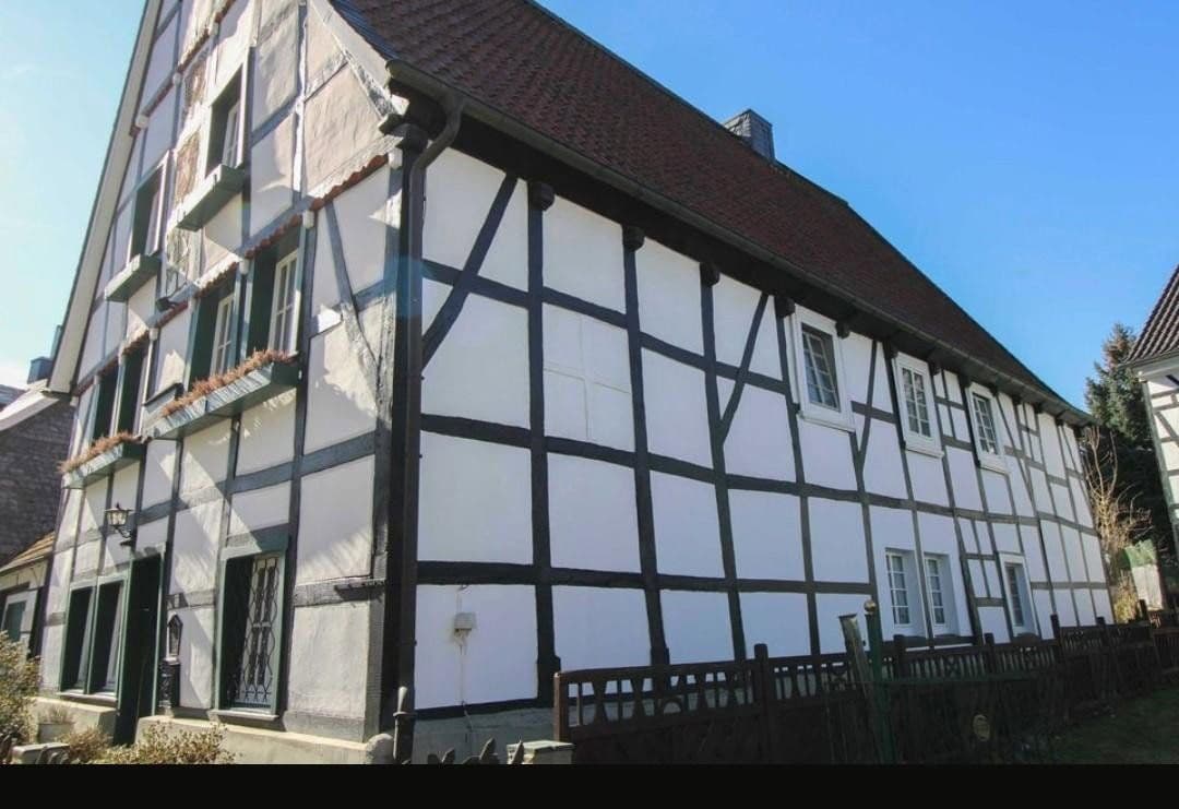 Prodej domu 733 m², pozemek 1.239 m², Wuppertal, Severní Porýní-Vestfálsko Prodej domu 733 m², pozemek 1.239 m², Wuppertal, Severní Porýní-Vestfálsko