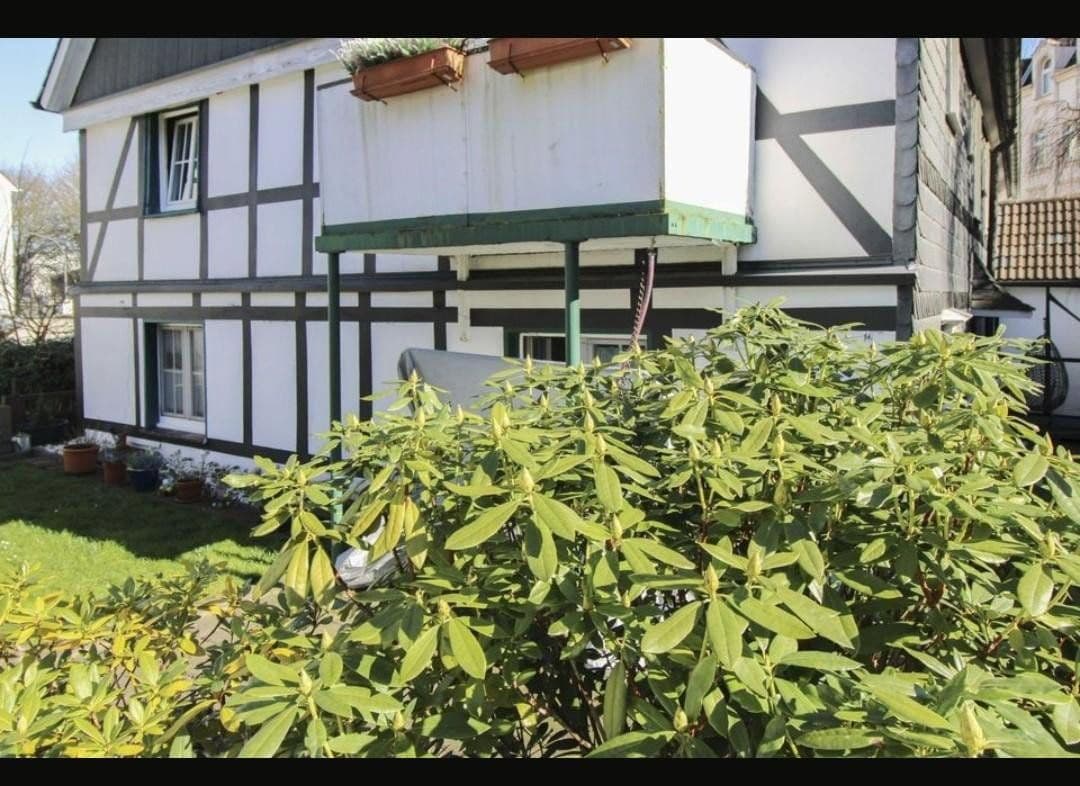 Prodej domu 733 m², pozemek 1.239 m², Wuppertal, Severní Porýní-Vestfálsko Prodej domu 733 m², pozemek 1.239 m², Wuppertal, Severní Porýní-Vestfálsko