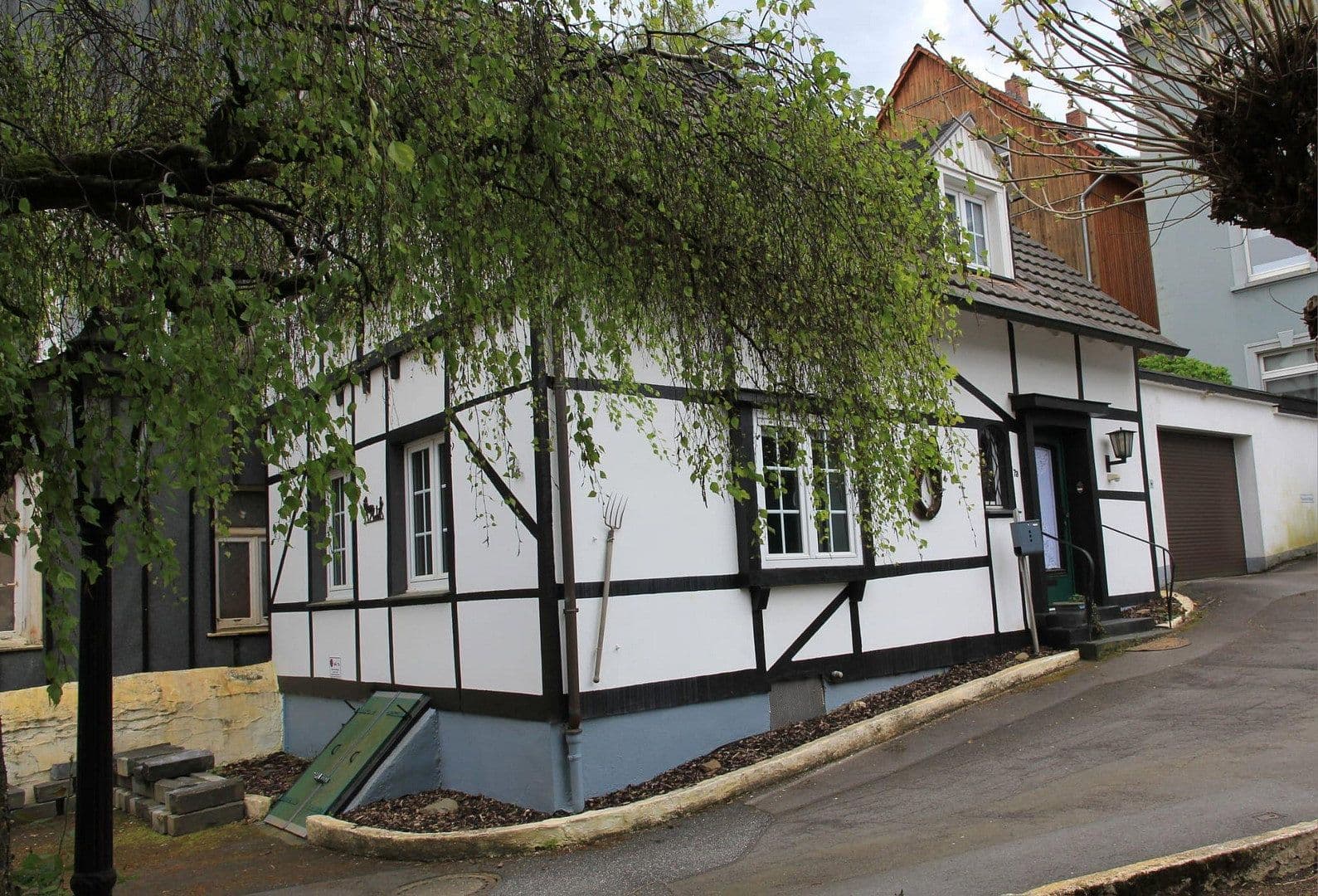 Prodej domu 733 m², pozemek 1.239 m², Wuppertal, Severní Porýní-Vestfálsko Prodej domu 733 m², pozemek 1.239 m², Wuppertal, Severní Porýní-Vestfálsko