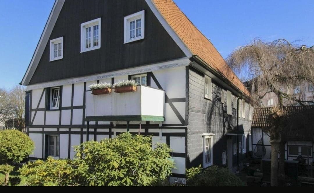 Prodej domu 733 m², pozemek 1.239 m², Wuppertal, Severní Porýní-Vestfálsko Prodej domu 733 m², pozemek 1.239 m², Wuppertal, Severní Porýní-Vestfálsko