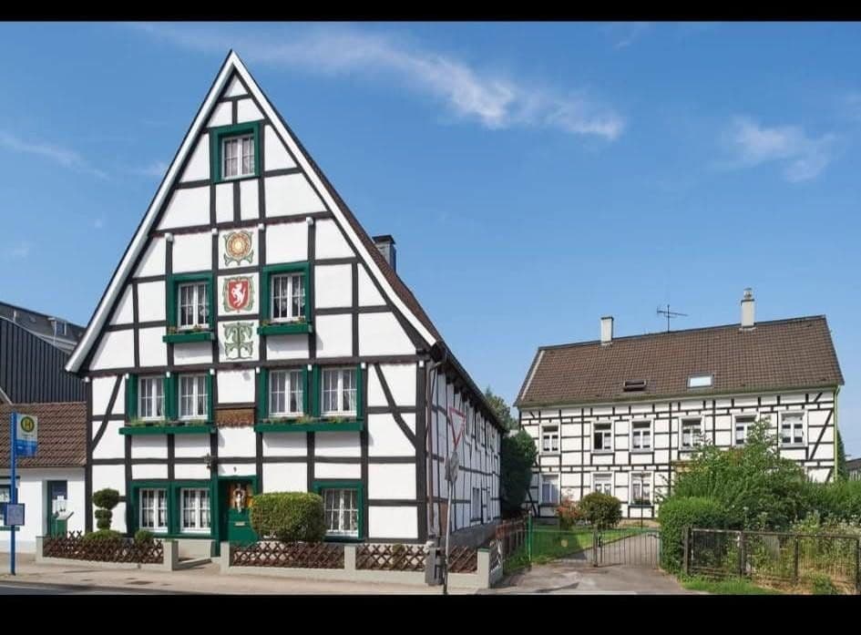 Prodej domu 733 m², pozemek 1.239 m², Wuppertal, Severní Porýní-Vestfálsko Prodej domu 733 m², pozemek 1.239 m², Wuppertal, Severní Porýní-Vestfálsko