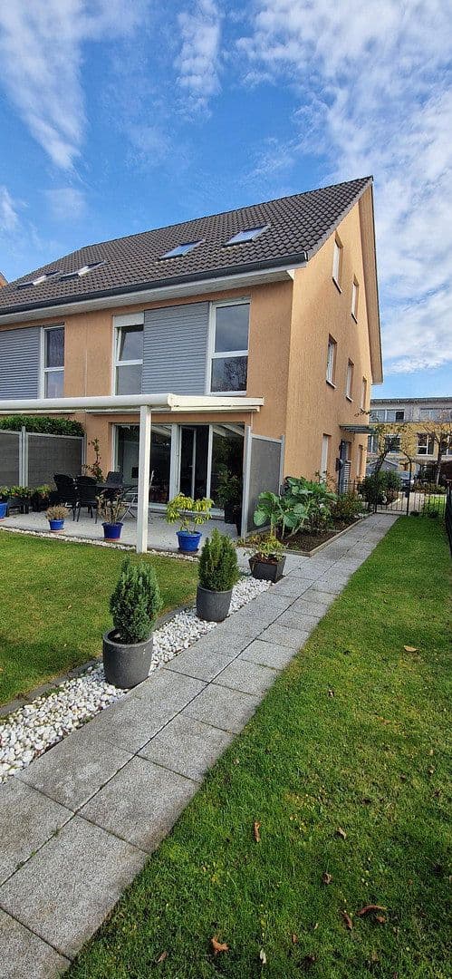 Prodej domu 135 m², pozemek 275 m², Reinbek, Šlesvicko-Holštýnsko Prodej domu 135 m², pozemek 275 m², Reinbek, Šlesvicko-Holštýnsko