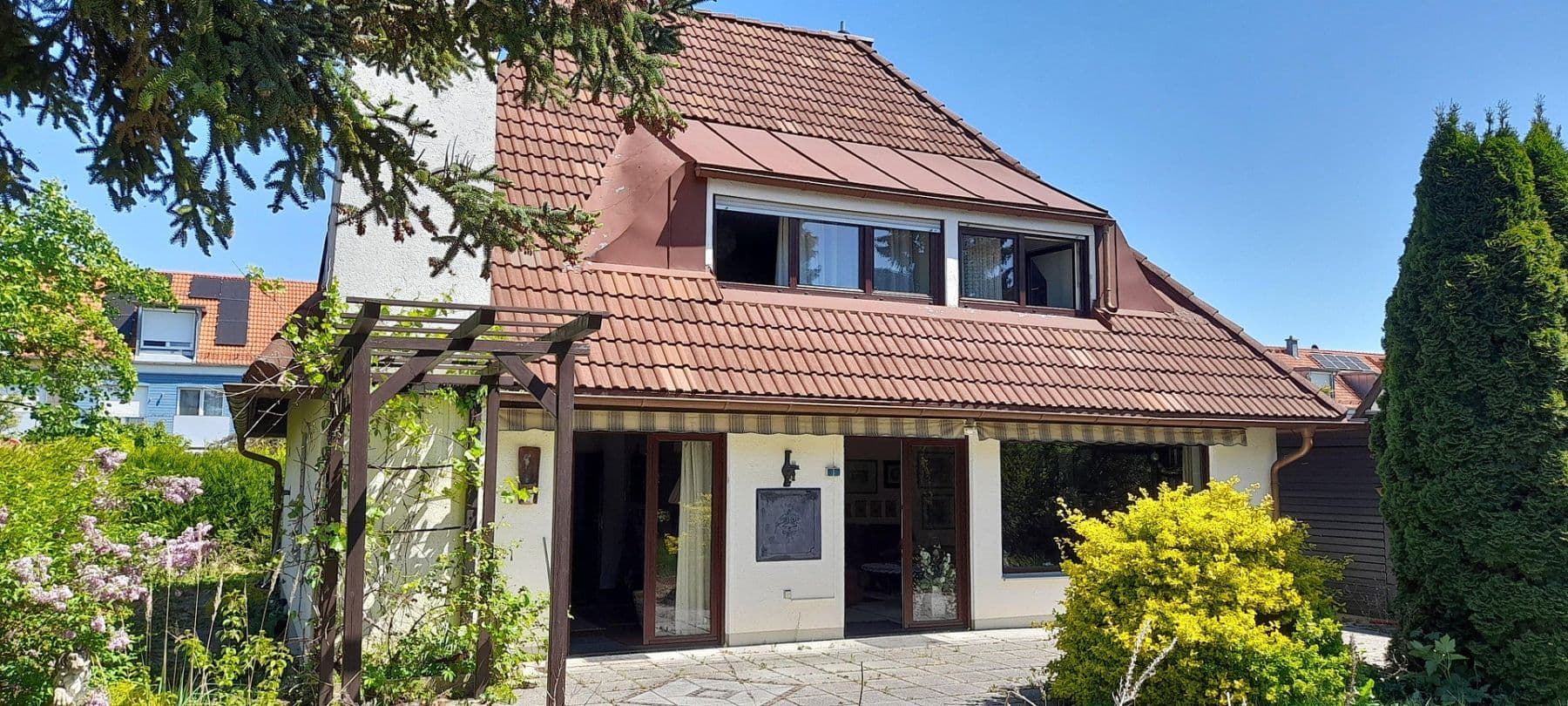 Prodej domu 144 m², pozemek 691 m², Germering, Bavorsko Prodej domu 144 m², pozemek 691 m², Germering, Bavorsko