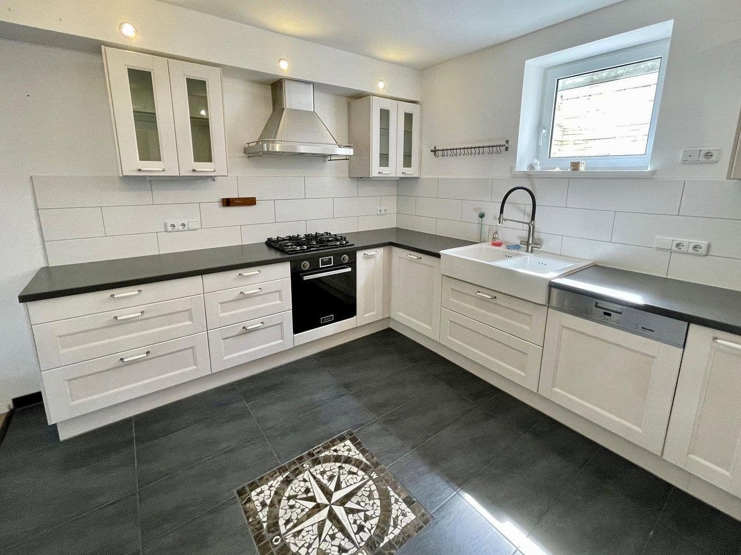 Prodej domu 161 m², pozemek 355 m², Isen, Bavorsko Prodej domu 161 m², pozemek 355 m², Isen, Bavorsko