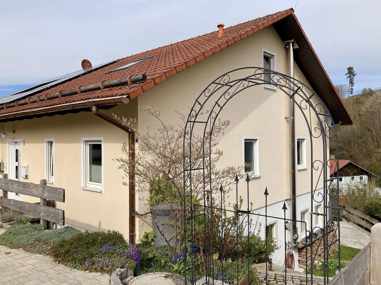 Prodej domu 161 m², pozemek 355 m², Isen, Bavorsko Prodej domu 161 m², pozemek 355 m², Isen, Bavorsko