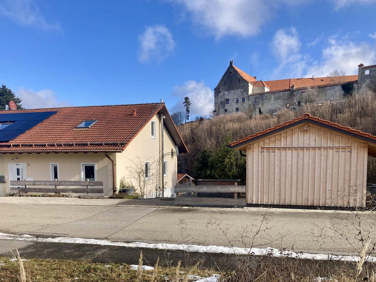 Prodej domu 161 m², pozemek 355 m², Isen, Bavorsko Prodej domu 161 m², pozemek 355 m², Isen, Bavorsko