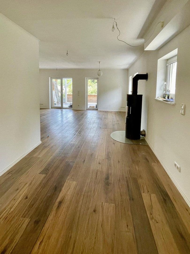 Prodej domu 161 m², pozemek 355 m², Isen, Bavorsko Prodej domu 161 m², pozemek 355 m², Isen, Bavorsko