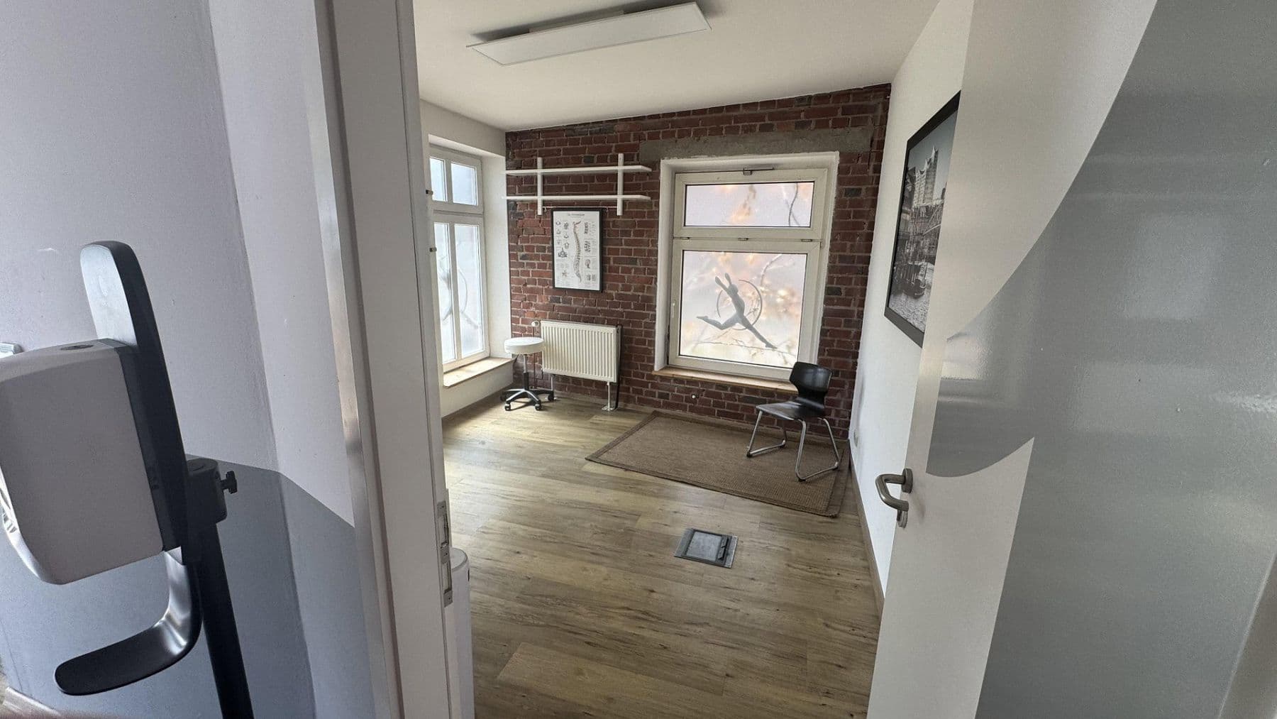 Pronájem kanceláře 130 m², Neusser Str. 1b, Dormagen, Severní Porýní-Vestfálsko Pronájem kanceláře 130 m², Neusser Str. 1b, Dormagen, Severní Porýní-Vestfálsko