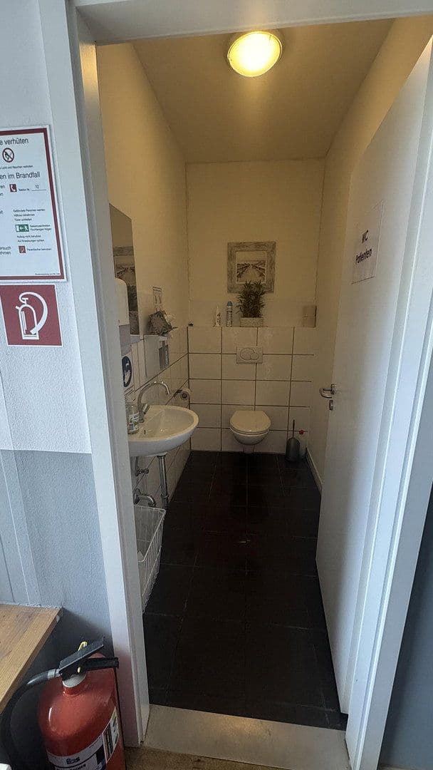 Pronájem kanceláře 130 m², Neusser Str. 1b, Dormagen, Severní Porýní-Vestfálsko Pronájem kanceláře 130 m², Neusser Str. 1b, Dormagen, Severní Porýní-Vestfálsko